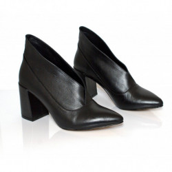 Czarne Botki Artiker